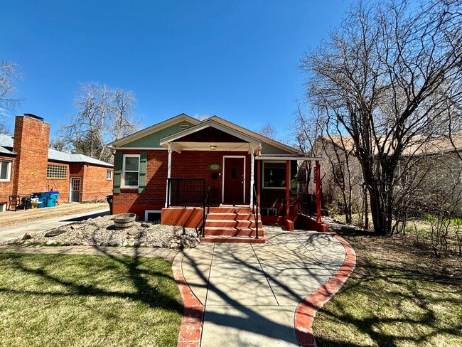 property at 318 Scott Ave