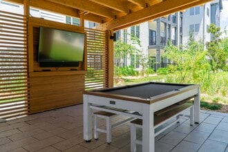 Azalea Luxury Apartments in Tampa, FL - Foto de edificio - Building Photo