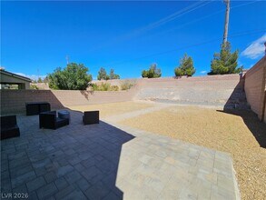 8058 Minots Ledge Ave in Las Vegas, NV - Building Photo - Building Photo