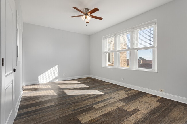 1608 W Sherwin Ave in Chicago, IL - Foto de edificio - Building Photo