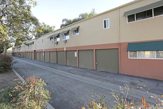 Southwood Apartments in Lakewood, CA - Building Photo - Building Photo