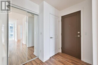 55 Eglinton Ave W in Mississauga, ON - Building Photo - Building Photo