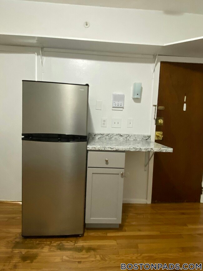 28 S Huntington Ave in Boston, MA - Building Photo - Building Photo