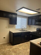 817 Quail Ln in Bakersfield, CA - Building Photo - Building Photo