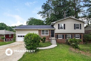 6090 Graceland Cir in Morrow, GA - Building Photo