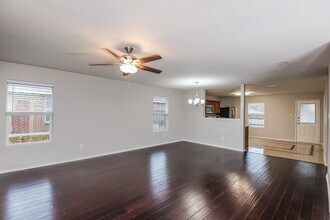 8123 Stowe Springs Ln in Arlington, TX - Building Photo - Building Photo