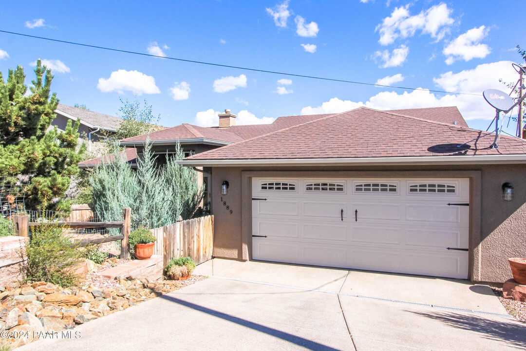 1889 Emerald Dr in Prescott, AZ - Building Photo