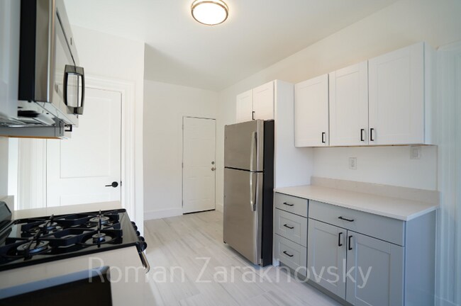 66 Chester St, Unit 2 in Boston, MA - Building Photo - Building Photo