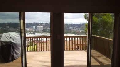 6821 Fashion Hills Blvd in San Diego, CA - Building Photo - Building Photo