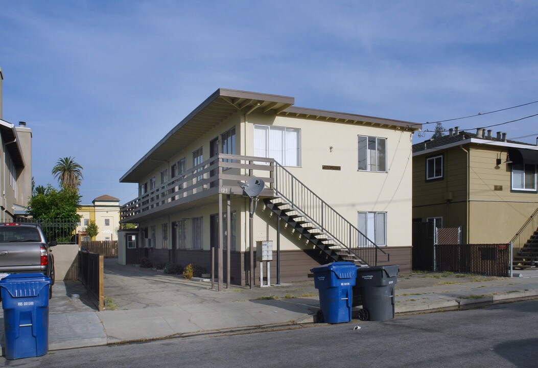 125 Topeka Ave in San Jose, CA - Foto de edificio