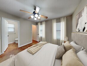 414 N Ave E in Springtown, TX - Foto de edificio - Building Photo