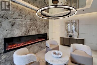 5858 Yonge St in Toronto, ON - Building Photo - Building Photo