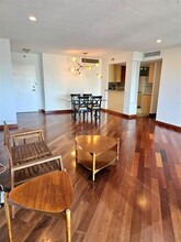 2451 Brickell Ave, Unit 11L in Miami, FL - Building Photo - Building Photo