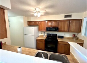 2800 Longmire Dr in College Station, TX - Building Photo - Building Photo