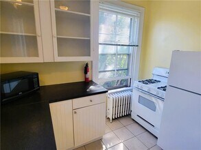 106 Touro St in Newport, RI - Building Photo - Building Photo
