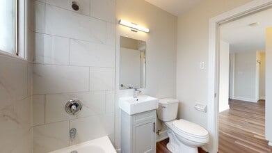 Westview in Ottawa, ON - Foto de edificio - Building Photo