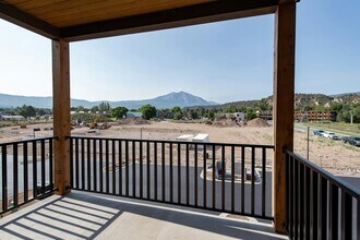 2051 Cross St in Carbondale, CO - Building Photo - Building Photo