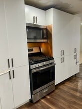 21056 Chatsworth St in Los Angeles, CA - Building Photo - Building Photo