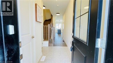 27 Mia Dr in Hamilton, ON - Building Photo - Building Photo