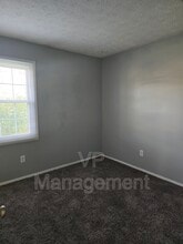 2218 Emerald Dr in Davenport, IA - Building Photo - Building Photo