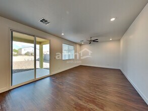 6621 S 42nd Ln in Phoenix, AZ - Foto de edificio - Building Photo