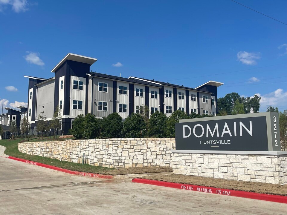Domain Huntsville in Huntsville, TX - Foto de edificio