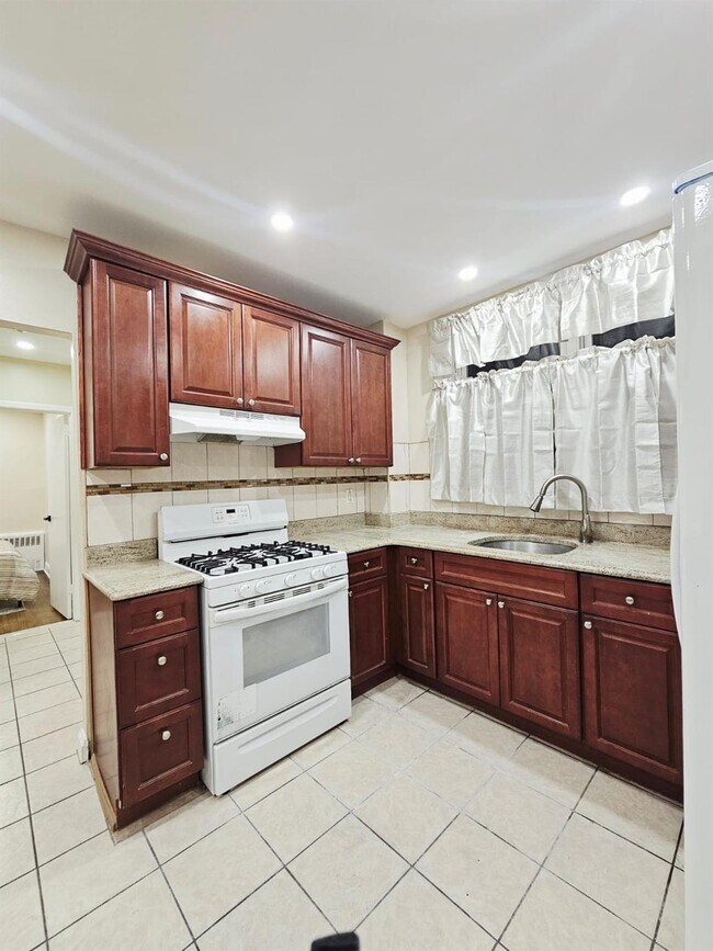 228 E 89th St in Brooklyn, NY - Building Photo - Building Photo
