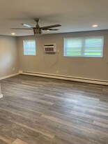 264 E Cliveden St in Philadelphia, PA - Building Photo