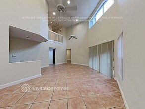 1305 Seagrape Cir in Weston, FL - Building Photo - Building Photo