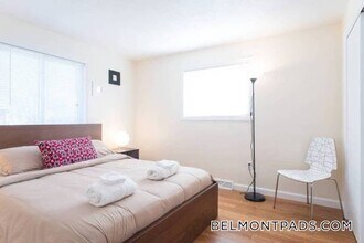 37 Oxford Cir in Belmont, MA - Building Photo - Building Photo