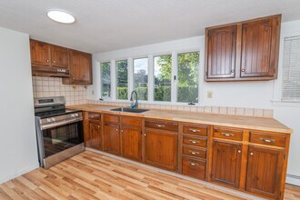 137A Kingstown Rd in Narragansett, RI - Building Photo - Building Photo