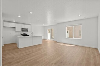 1522 720 N in Salem, UT - Building Photo - Building Photo