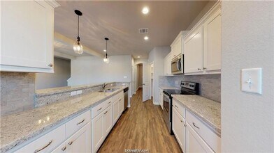 Rooms available in 4 bedroom house in College Station, TX - Building Photo - Building Photo