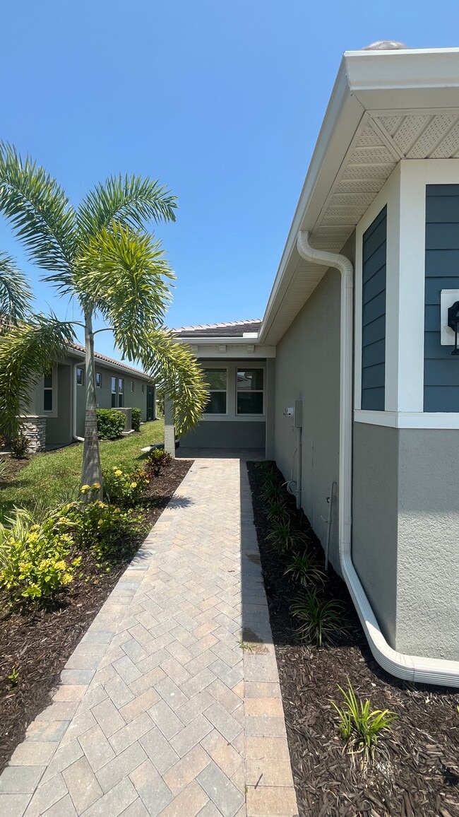 10279 Bonavie Cv Dr in Ft. Myers, FL - Building Photo - Building Photo