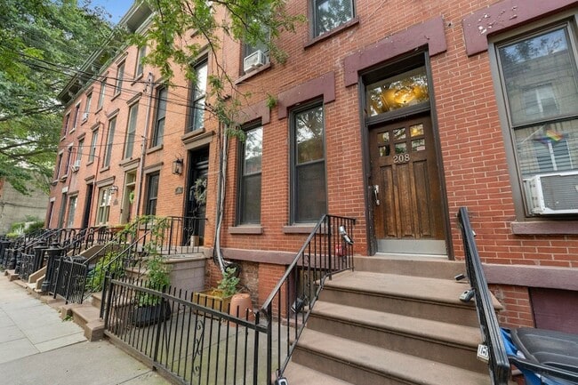 property at 208 7th St