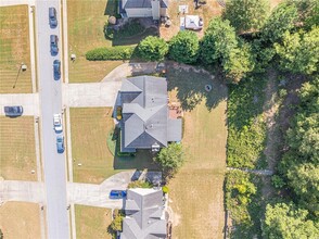 619 Richmond Pl in Loganville, GA - Foto de edificio - Building Photo