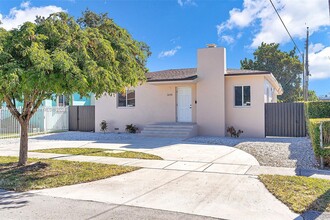 2630 SW 19th St in Miami, FL - Building Photo - Building Photo