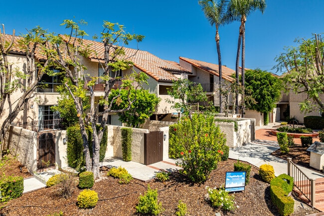 23401 Park Sorrento in Calabasas, CA - Building Photo - Building Photo