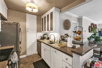 7740 Redlands St in Los Angeles, CA - Building Photo - Building Photo