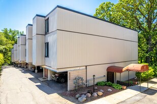 4902 University Ave in Des Moines, IA - Building Photo