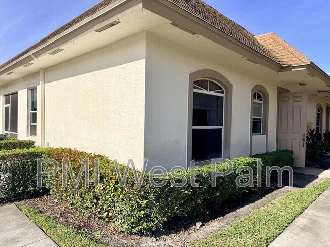 11973 Sturbridge Ln in Wellington, FL - Building Photo - Building Photo