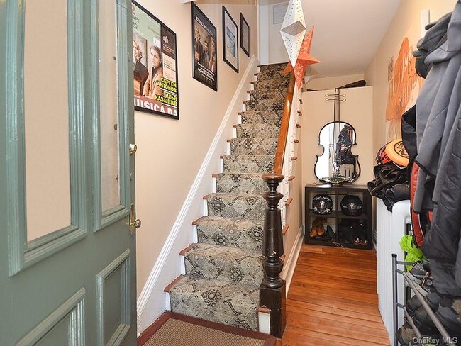 82 Central Ave in Sea Cliff, NY - Building Photo - Building Photo