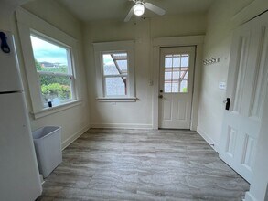 3807 NE Cleveland Ave in Portland, OR - Building Photo - Building Photo