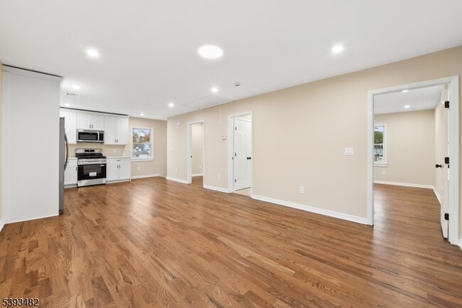 937 Ringwood Ave in Wanaque, NJ - Building Photo - Building Photo