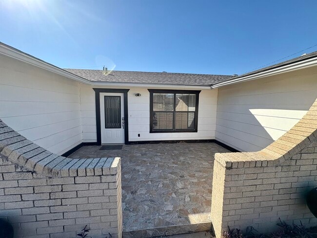 102 Jaimie Way in Del Rio, TX - Building Photo - Building Photo