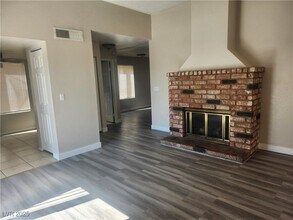 3850 Steinbeck Dr in Las Vegas, NV - Building Photo - Building Photo