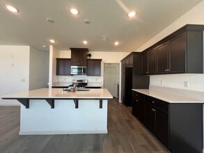 2713 Commonwood Way in Clovis, CA - Foto de edificio - Building Photo