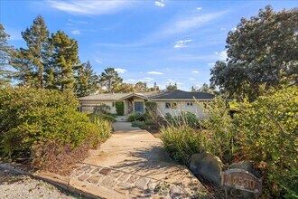 14530 Miranda Rd in Los Altos Hills, CA - Building Photo - Building Photo