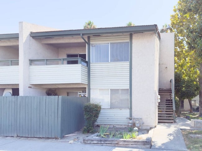 2255 Cahuilla St in Colton, CA - Building Photo - Building Photo