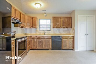 6616 Bridger Ct in Indianapolis, IN - Foto de edificio - Building Photo